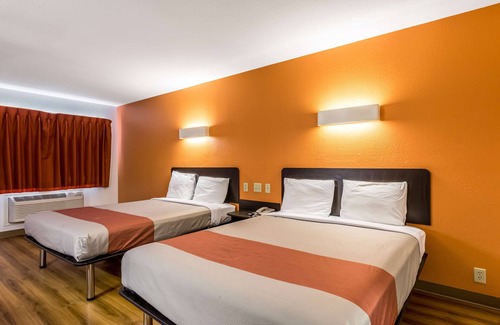 San Antonio Hotel | Motel 6 San Antonio, TX - South WW White Rd