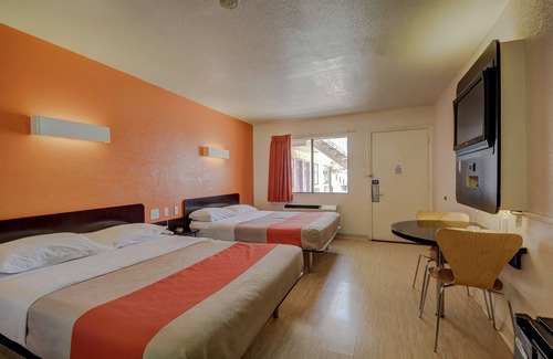 North San Antonio - SAT Hotel | Motel 6 San Antonio, TX - Fort Sam Houston
