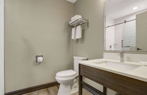 Harborview Hotel | Motel 6 San Diego Airport - Harbor