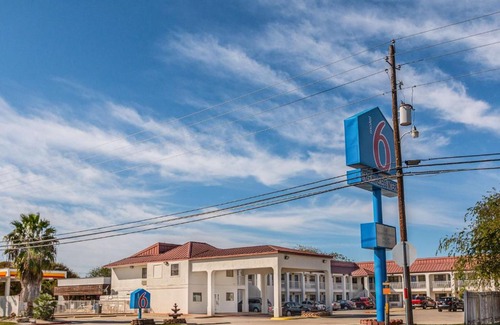 San Marcos Hotel | Motel 6-San Marcos, TX - North
