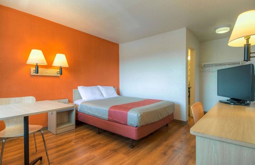San Ysidro Hotel | Motel 6 San Ysidro, CA - San Diego - Border