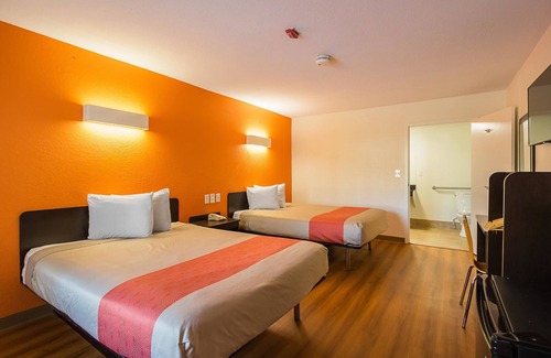 Savannah Hotel | Motel 6 Savannah, GA - Midtown