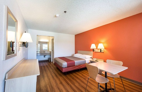 Sparks Hotel | Motel 6 Sparks, NV - Airport - Sparks