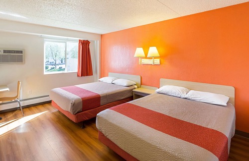 Spokane Valley Hotel | Motel 6 Spokane, WA - East