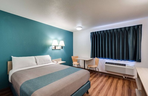 West Spokane Hotel | Motel 6 Spokane, WA - West