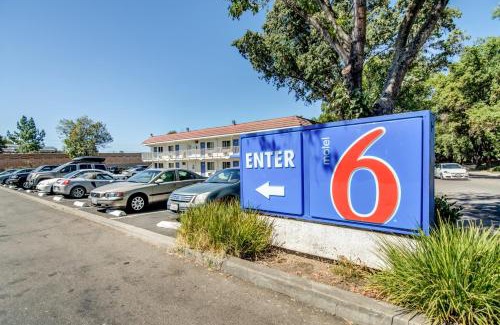Stockton Hotel | Motel 6-Stockton, CA - North