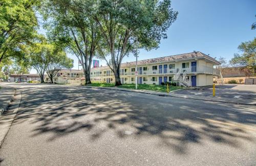 Stockton Hotel | Motel 6-Stockton, CA - North