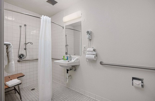 Temecula Hotel | Motel 6 Temecula, CA - Historic Old Town