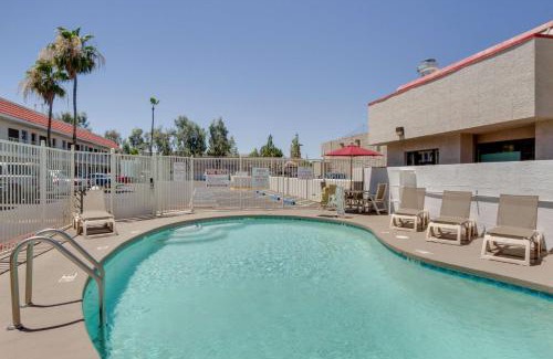 Tempe Hotel | Motel 6-Tempe, AZ - Broadway - ASU