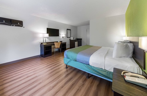 Warminster Hotel | Motel 6 Warminster, PA
