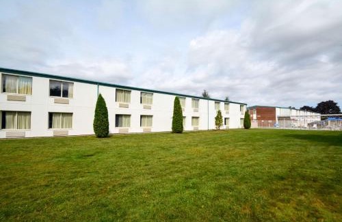 Warwick Hotel | Motel 6-Warwick, RI - Providence Airport - I-95