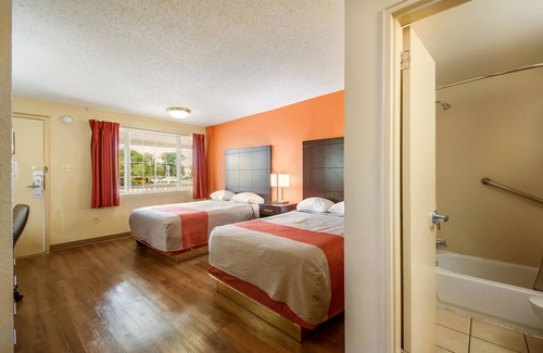 Gallaudet Hotel | Motel 6 Washington, DC - Convention Center