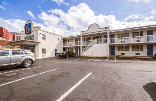 Gallaudet Hotel | Motel 6-Washington, DC - Convention Center