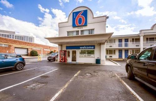 Gallaudet Hotel | Motel 6-Washington, DC - Convention Center