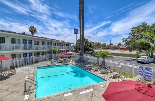 Westminster Hotel | Motel 6-Westminster, CA - South - Long Beach Area