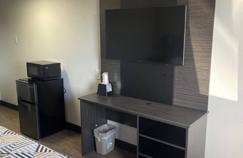 Wichita Hotel | Motel 6 Wichita, KS