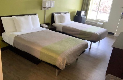 Buena Hotel | Motel 6 Yakima, WA - Downtown