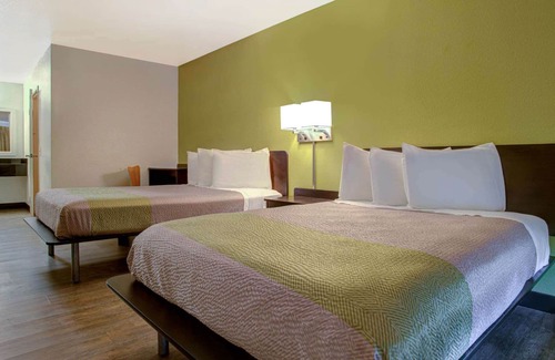 Buena Hotel | Motel 6 Yakima, WA - Downtown