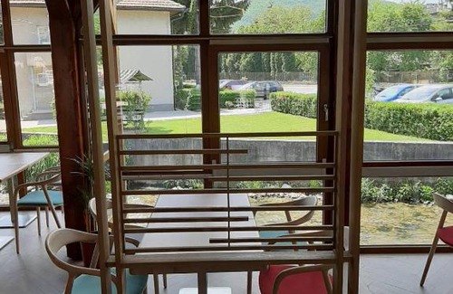 Sumece Hotel | Motel Bajra