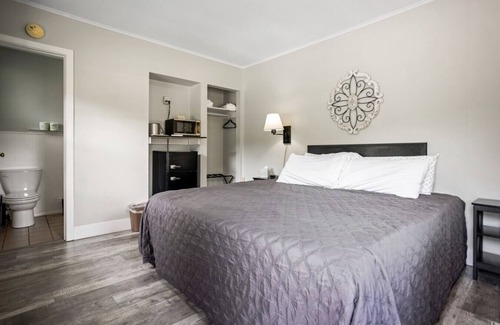 Wellsboro Casa | Motel King Suite | Ground Floor | 2 mi to Canyon