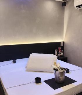 Zona Leste Hotel | Motel Marselha 6