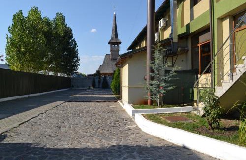 Curtea De Arges Hotel | Motel Mesterul Manole