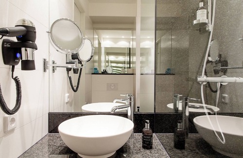 Zentrum Hotel | Motel One Bonn-Hauptbahnhof