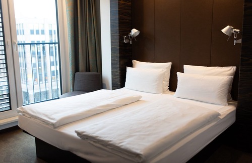 Stadtmitte Hotel | Motel One Düsseldorf - Hauptbahnhof