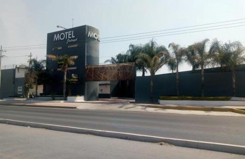 San Juan del Río Hotel | Motel Pedregal Suites