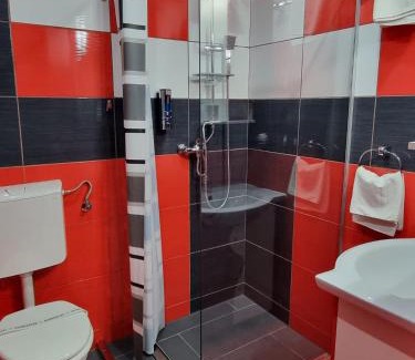 Cimpeni Hotel | Motel Yax