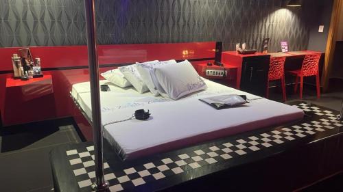 Zona Leste Hotel | Motel Zurich 6