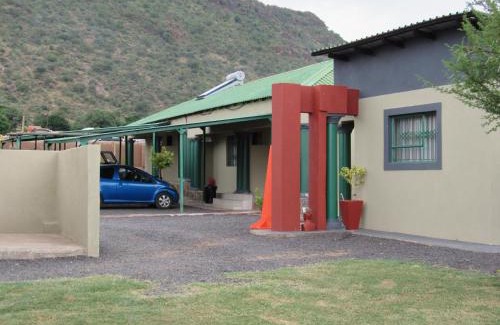 Kareeberg Cama Y Desayuno | Motse River Lodge
