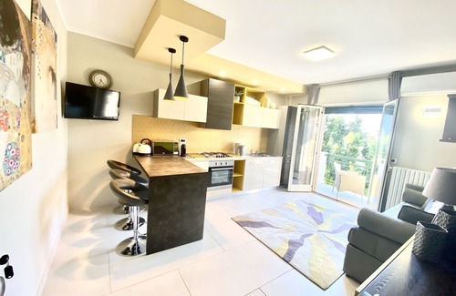 Drapia Casa | Suite con balcón a 200 metros del mar.
