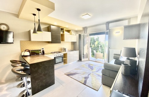Drapia Casa | Suite con balcón a 200 metros del mar.