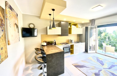 Drapia Casa | Suite con balcón a 200 metros del mar.