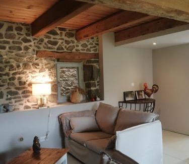 Aubazat Cama Y Desayuno | Moulin de Joumard, gîtes, chambres et table d'hôtes de charme , jacuzzi, sauna, piscine et bain nordique Etablissement 4 étoiles