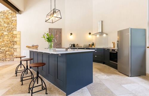 Fleurac Casa | Moulin du Peuch - Sleeps 8, with large gardens and tennis courts