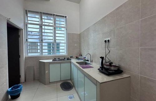 Taman Mount Austin Casa | Mount austin 18 pax AR50 pool