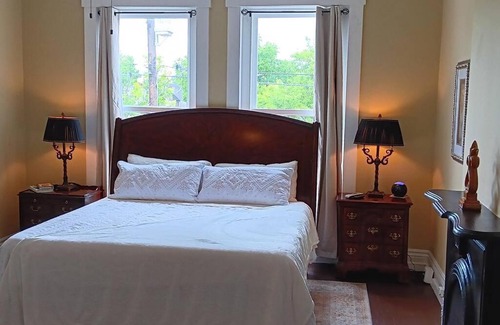 Cherokee Triangle Apartamento | Mount Bernadette - Charming historic apartment in the heart of the Louisville Highlands