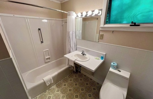 Lincoln Hotel | Mount Coolidge Motel