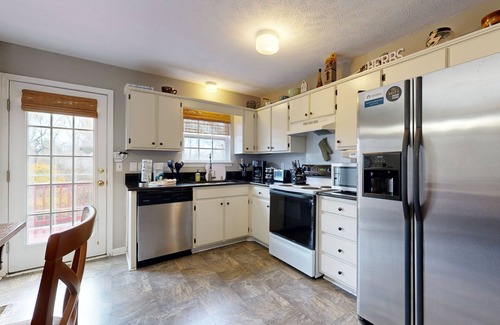 Mount Juliet Casa | Mount Juliet Home on 1 Acre | Private Outdoor Space | 30 Minutes to Nashville