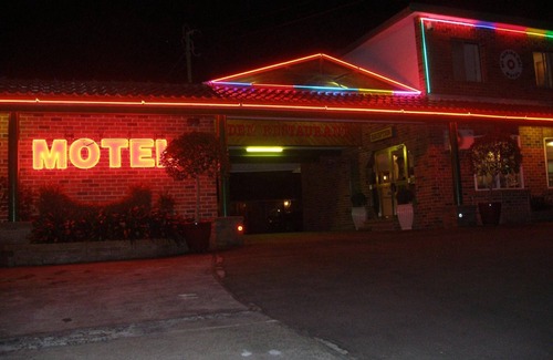 Mount Kuring-gai Hotel | Mount Kuring-Gai Motel