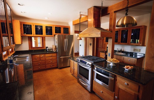 Harrisburg Casa | Mount Tom House - a whimsically charming getaway in 200 acres of Oregon forest