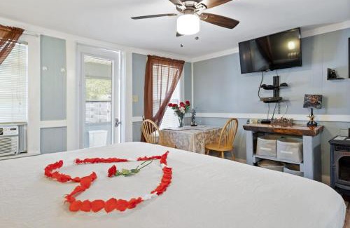 Twin Mountain Casa | Mount Washington by Day Hot tub by night #2