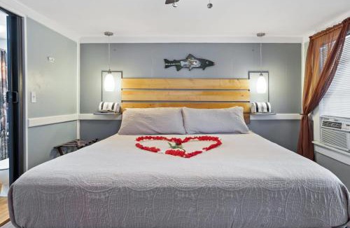 Twin Mountain Casa | Mount Washington by Day Hot tub by night #2