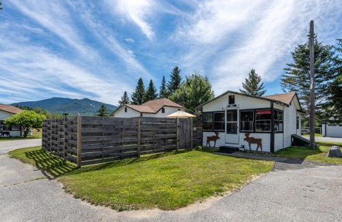 Twin Mountain Casa | Mount Washington by Day Hot tub by night #2