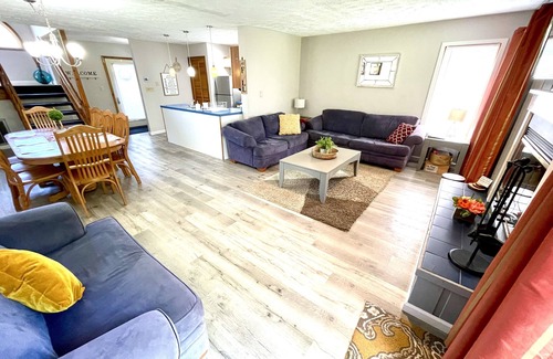 East Stroudsburg Casa | UBICACIÓN AMIGABLE FAMILIAR DE CLASIFICACIÓN SUPERIOR, tranquila o de aventura, todo está aquí