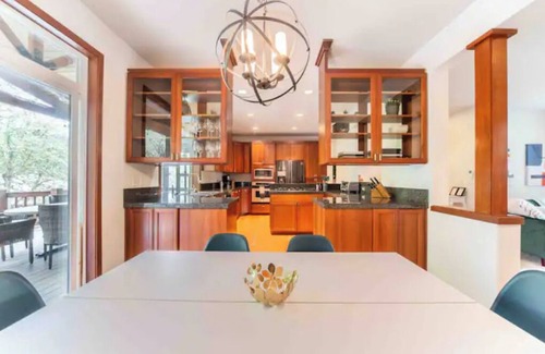 Renton Casa | Mountain Base Home near Seattle & Bellevue | Gym & Game Room