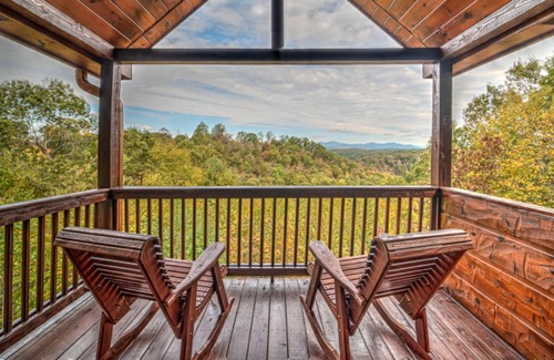 Blue Ridge Casa | Mountain Bear Lodge by Escape to Blue Ridge