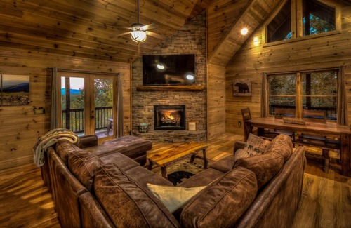 Blue Ridge Casa | Mountain Bear Lodge by Escape to Blue Ridge